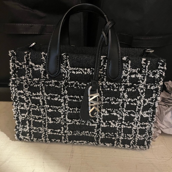 ml bag b/w - Picture 1 of 3